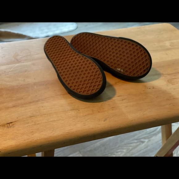 Vans - Picture 11 of 11